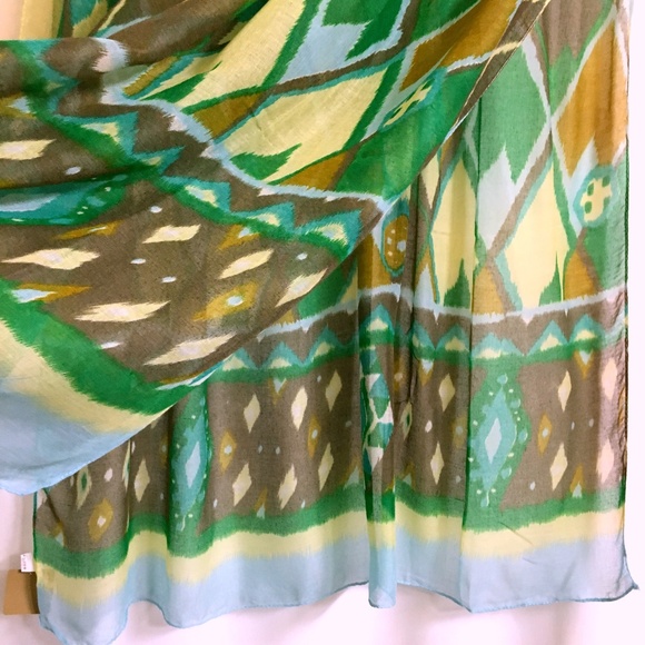 Geometric semi- sheer scarf shawl wrap NWT - Picture 4 of 8